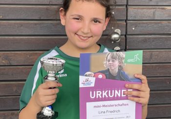 Lina wird Bezirkseinzelmeisterin Mini-Meister